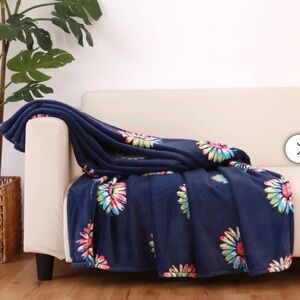 Life is Good Dark Blue Daisy Flower Power Rainbow Velour Throw Blanket 60”x70”
